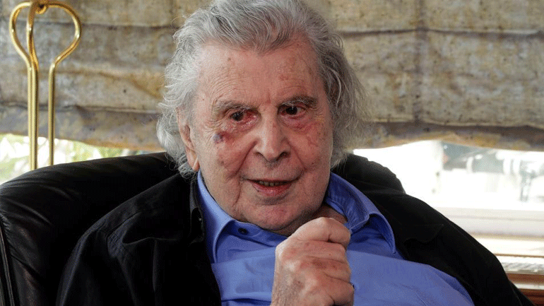 Πληροφορίες για επέμβαση τοποθέτησης βηματοδότη στον Μίκη Θεοδωράκη