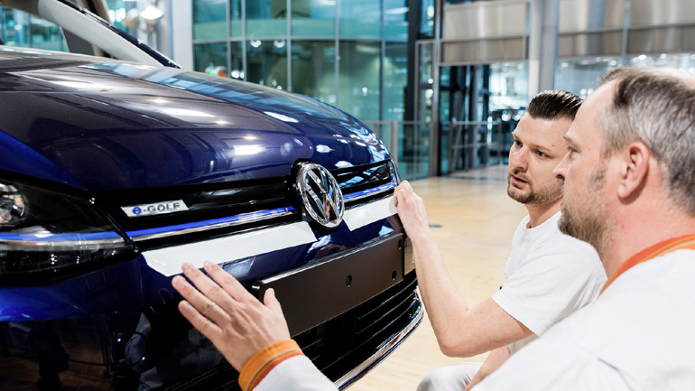 Η VW δίνει μπόνους 4.750 ευρώ σε όλους τους υπαλλήλους της