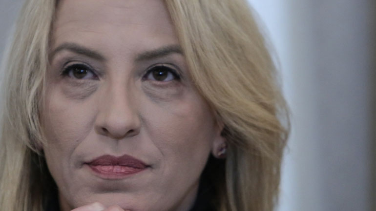 Δούρου: «Αυτοί που ήταν μέρος του προβλήματος παριστάνουν ότι μπορούν να γίνουν μέρος της λύσης»