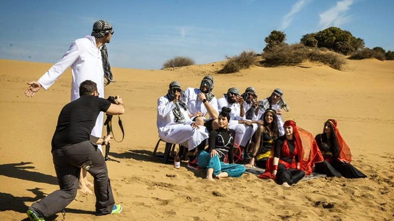 Άραβες και χανούμισσες γέμισαν οι ξακουστές Αμμοθίνες Λήμνου