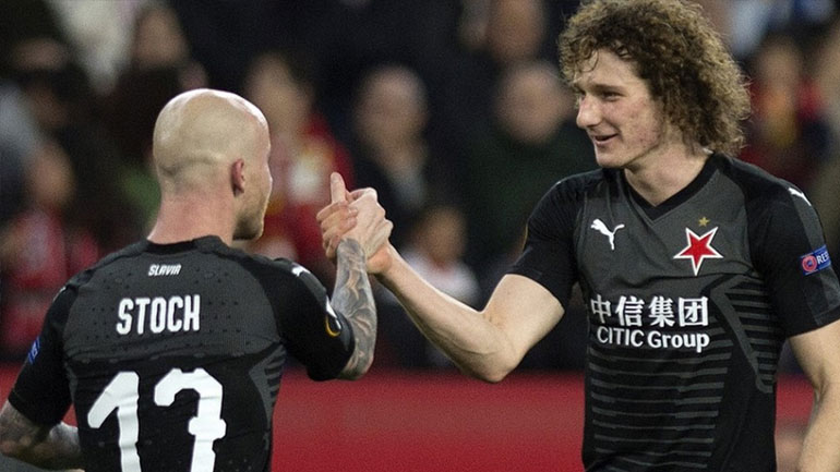 Παίκτης της Σλάβια Πράγας σκόραρε άθελά του θυμίζοντας… Κώστα Βουτσά!