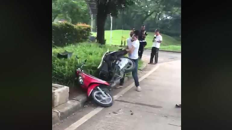 «Πόσο είναι η κλήση;!;!»