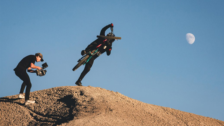 Land Escape: Οι top mtb riders στα καλύτερα lines