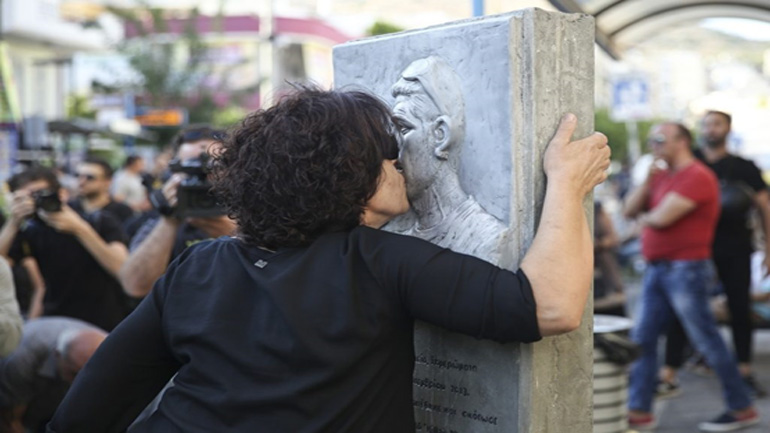 Μάγδα Φύσσα: Μία μάνα που έχασε το παιδί της, μία γυναίκα που δεν γιορτάζει Μάγδα Φύσσα: Μία μάνα που έχασε το παιδί της, μία γυναίκα που δεν γιορτάζει