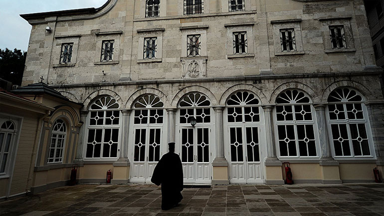 Εκκλησιασμό στη «μακεδονική γλώσσα» ζητά το «Ουράνιο Τόξο» από το Φανάρι Εκκλησιασμό στη «μακεδονική γλώσσα» ζητά το «Ουράνιο Τόξο» από το Φανάρι