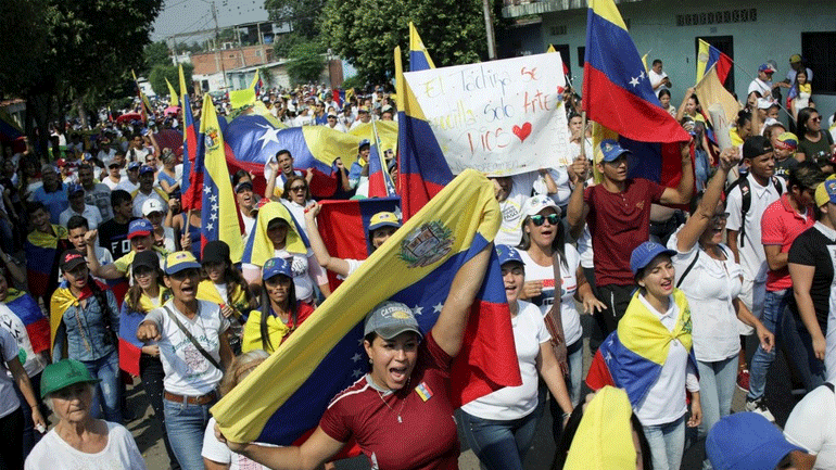 Βενεζουέλα: Νέες διαδηλώσεις στο Καράκας στη σκιά του μπλακ – άουτ