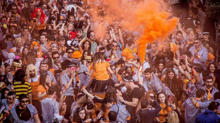 Ρέθυμνο: Ο «ντελάλης» καλεί μικρούς και μεγάλους να συμμετέχουν στο καρναβάλι!