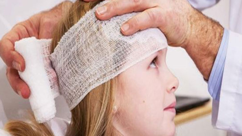 Τι να κάνετε όταν το παιδί χτυπήσει στο κεφάλι;