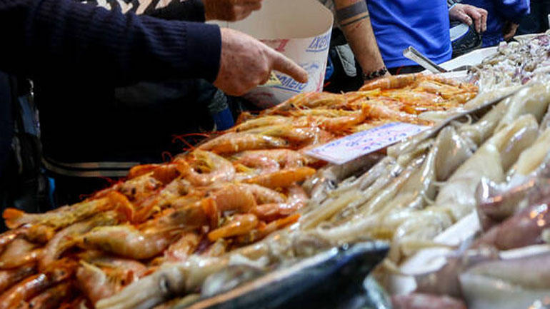 Ανοικτή το βράδυ της Κυριακής η Βαρβάκειος και η Αγορά του Ρέντη  – Οι τιμές για το σαρακοστιανό τραπέζι