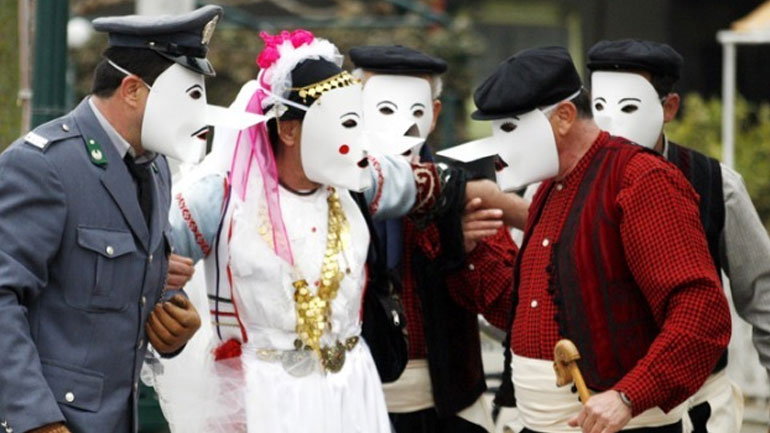 Καρδίτσα: Με ντουφεκιές υποδέχονταν οι Καραγκούνηδες την περίοδο του Τριωδίου