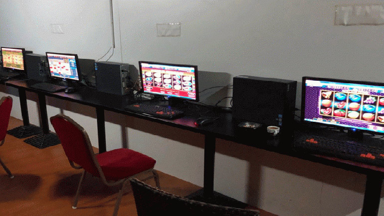 Εντοπίστηκε κατάστημα στην Αθήνα όπου διεξάγονταν παράνομα τυχερά παιχνίδια