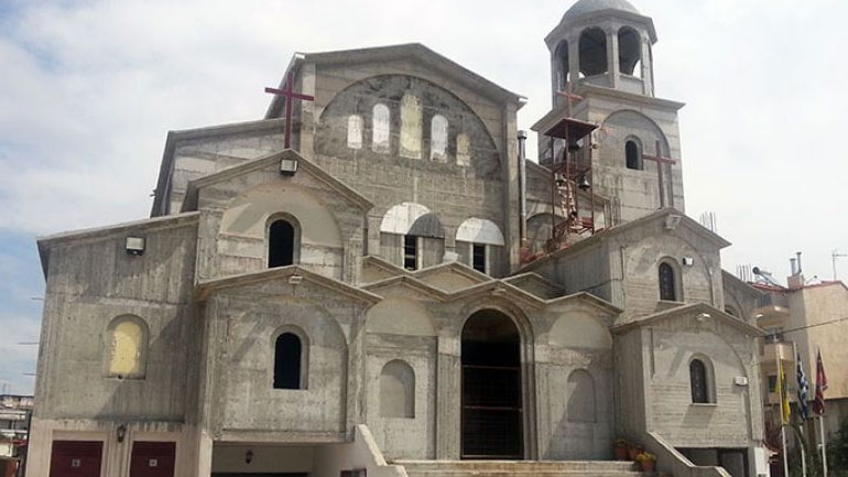 Θεσσαλονίκη: Μπούκαραν με Ι.Χ. σε Ιερό Ναό και άρπαξαν χρηματοκιβώτιο