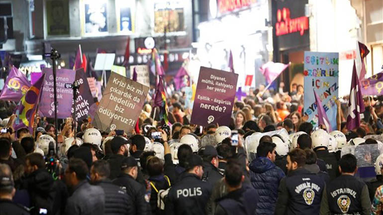 Η συγκέντρωση γυναικών στην Κωνσταντινούπολη ήταν για τον πρόεδρο Ερντογάν ασέβεια απέναντι στο Ισλάμ