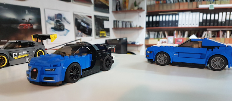 Bugatti, Ford Mustang και Mercedes AMG... 