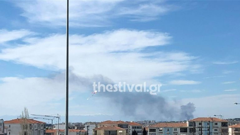 Θεσσαλονίκη: Φωτιά στην περιοχή της Σίνδου