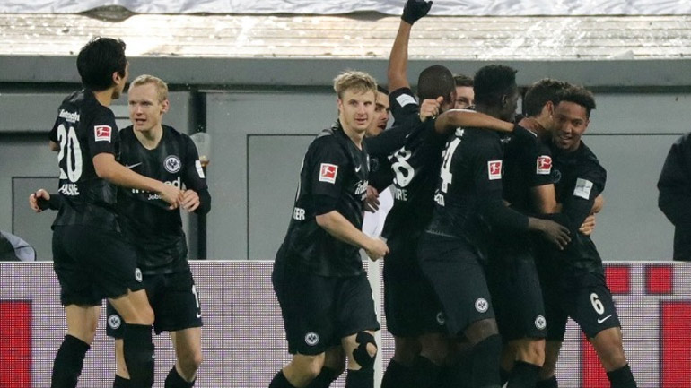 Σημαντικό «διπλό» για την Άϊντραχτ, 3-0 τη Φορτούνα Ντίσελντορφ