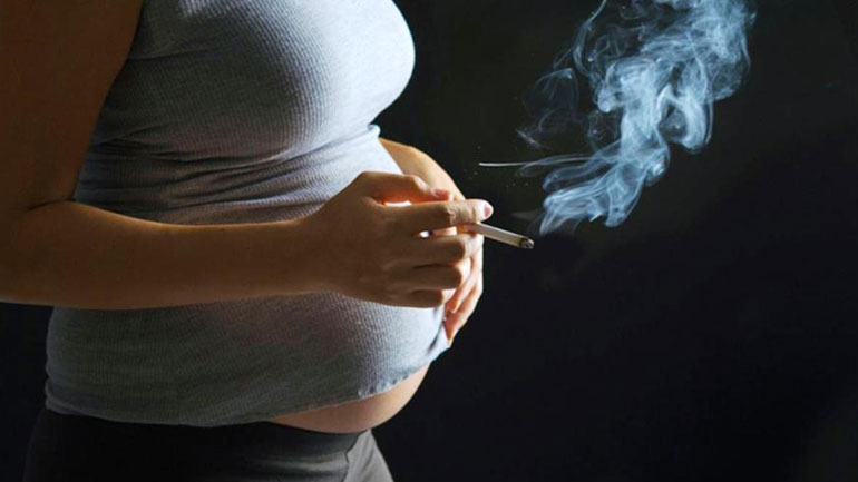 Το κάπνισμα ακόμη κι ενός τσιγάρου τη μέρα κατά την εγκυμοσύνη αυξάνει τον κίνδυνο αιφνίδιου θανάτου του μωρού