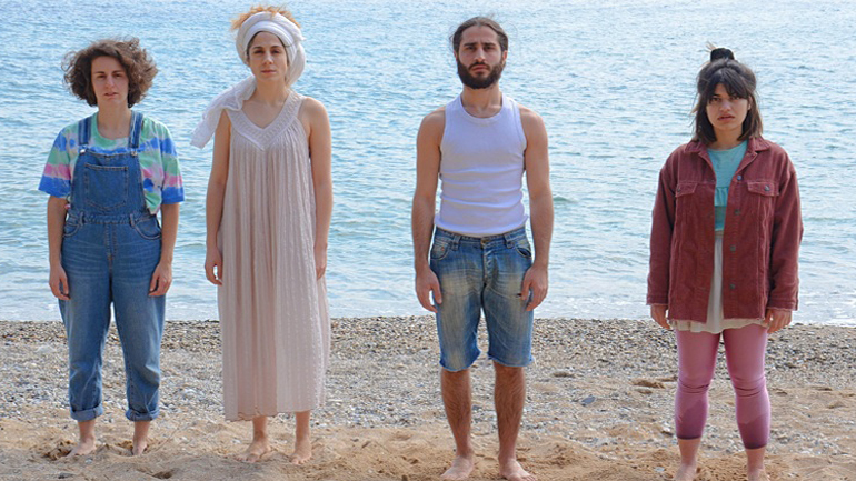 «Τα Καβουράκια» από την ομάδα peach of art  στο Studio Μαυρομιχάλη