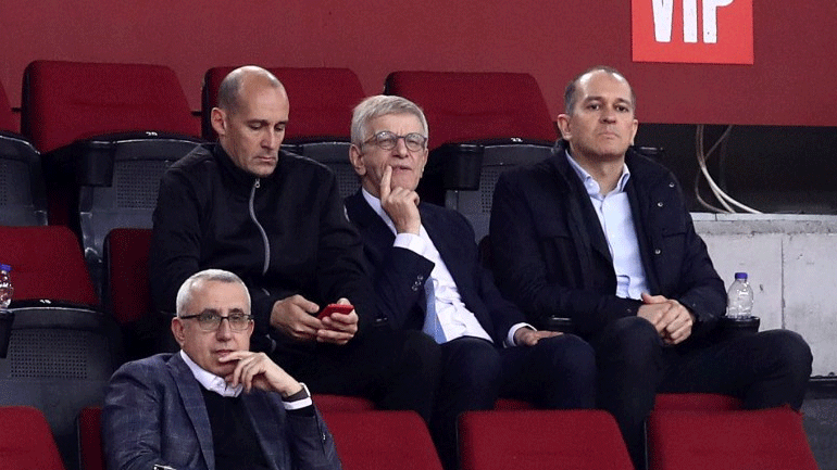 Ολυμπιακός: «Ο πρόεδρος της ομοσπονδίας βρήκε τη λαλιά του»