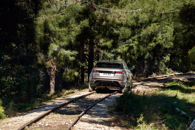 Εμπειρία να οδηγείς πάνω σε γραμμές... τρένου!