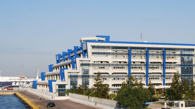 Δεν προκύπτει ουδεμία αναφορά που να παραπέμπει σε χρήση αμιάντου για την κατασκευή του κτηρίου όπου στεγάζεται το υπ. Ναυτιλίας