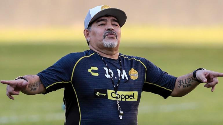 Μαραντόνα: «Είμαστε περήφανοι για τον Μέσι, αλλά ο Ρονάλντο είναι “κτήνος”»