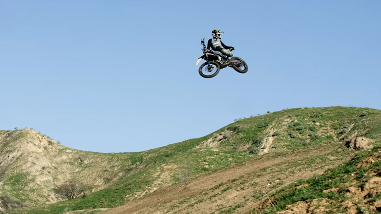 HILLSIDE O.G. Blend – Βιντεάρα με τον «Twitch»