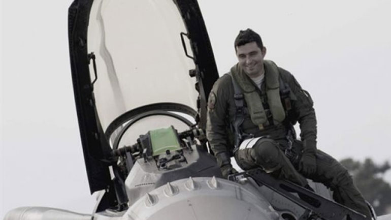 Αυτός είναι ο Έλληνας που ψηφίστηκε καλύτερος πιλότος του ΝΑΤΟ σε άσκηση
