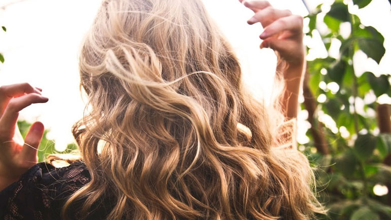 Μάσκα μαλλιών με ελαιόλαδο για καταπολέμηση της ψαλίδας