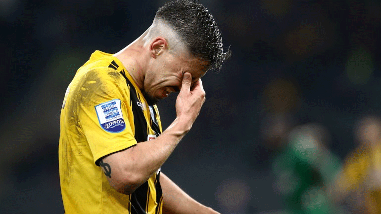 ΑΕΚ: «Σοκ» με Σιμόες, έξω και ο Λιβάγια!