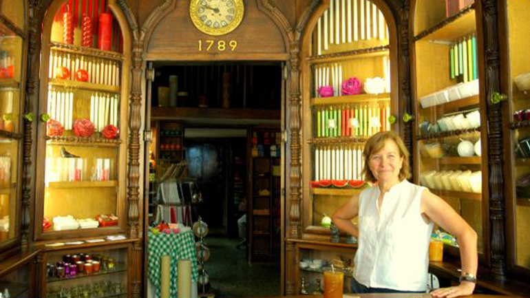 Πουλάει κεριά από τη μέρα που ξέσπασε η Γαλλική Επανάσταση