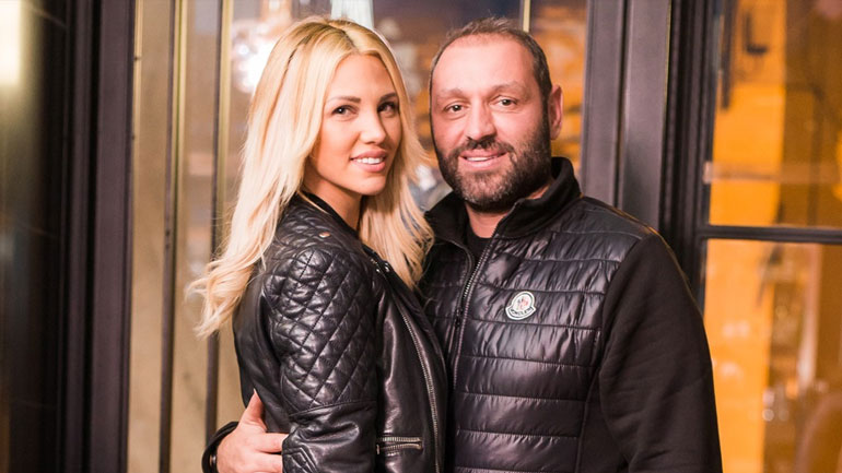 Σάσα Μπάστα: Βραδινή εμφάνιση με τον σύζυγό της δύο μήνες μετά τη γέννηση της κόρης τους!