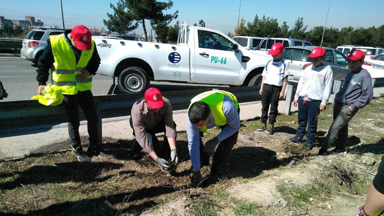 Θεσσαλονίκη: Πικροδάφνες, ακακίες και δενδρολίβανο “προστατεύουν” από τις φωτιές