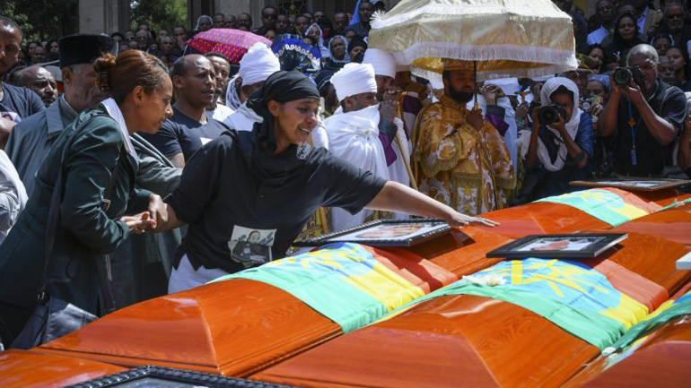 Αιθιοπία: Εκατοντάδες άνθρωποι αποτίνουν φόρο τιμής στα θύματα του αεροσκάφους Μπόινγκ 737 