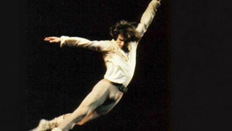 Gay, αλλά τον ήθελαν και οι γυναίκες!