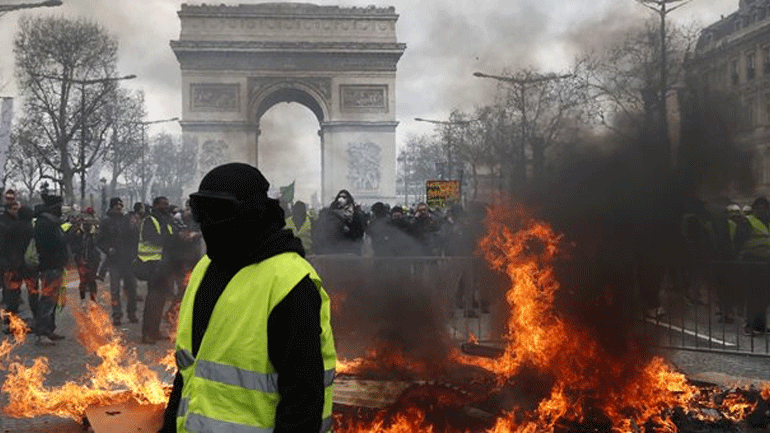 Γαλλία: Απαγόρευση διαδηλώσεων και καρατόμηση του αρχηγού της αστυνομίας