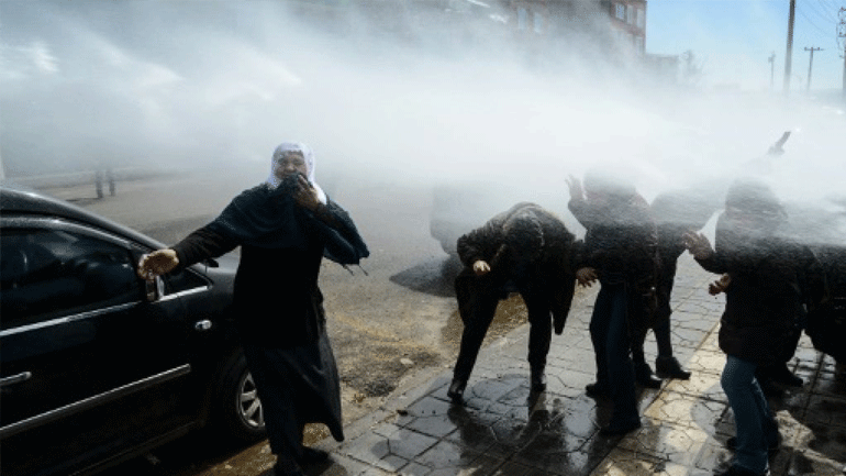 Τουρκία: Συγκρούσεις μεταξύ αστυνομικών και διαδηλωτών μετά την αυτοκτονία ενός Κούρδου κρατουμένου