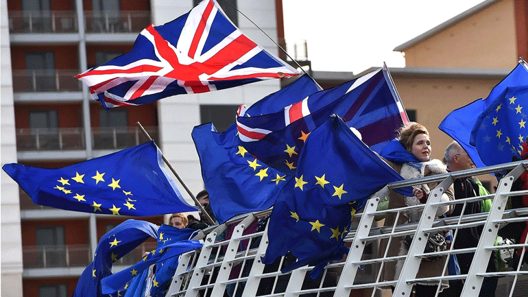 Η Βρετανία θα ζητήσει αναβολή του Brexit