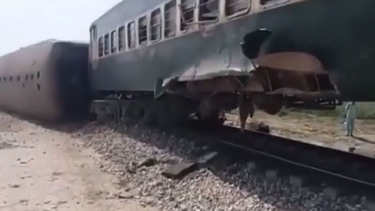 Πακιστάν: Έκρηξη σε τρένο – Τουλάχιστον τέσσερις νεκροί και 10 τραυματίες