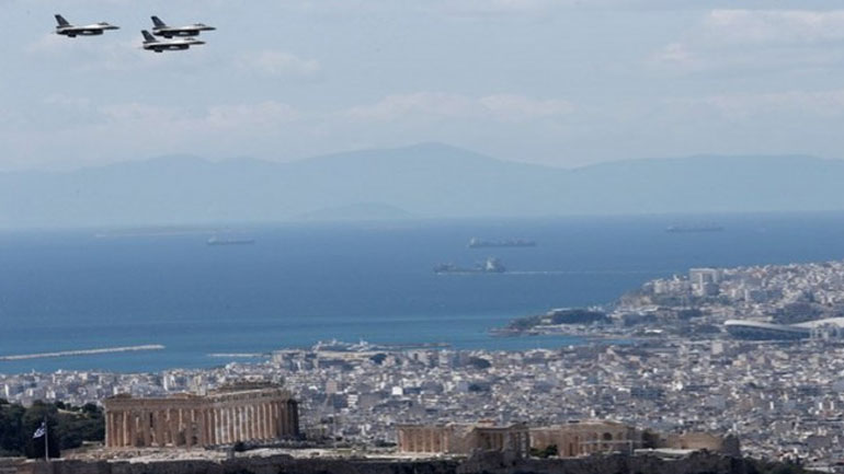 Πτήσεις μαχητικών αεροσκαφών και ελικοπτέρων πάνω από την Αθήνα εν όψει της παρέλασης 25ης Μαρτίου