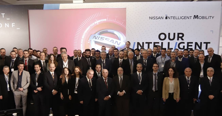 Αναμνηστική φωτογραφία από το ετήσιο συνέδριο της Nissan