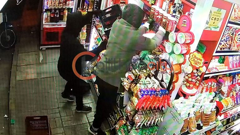 Βίντεο – ντοκουμέντο: Ένοπλη ληστεία σε περίπτερο στην Καλλιθέα