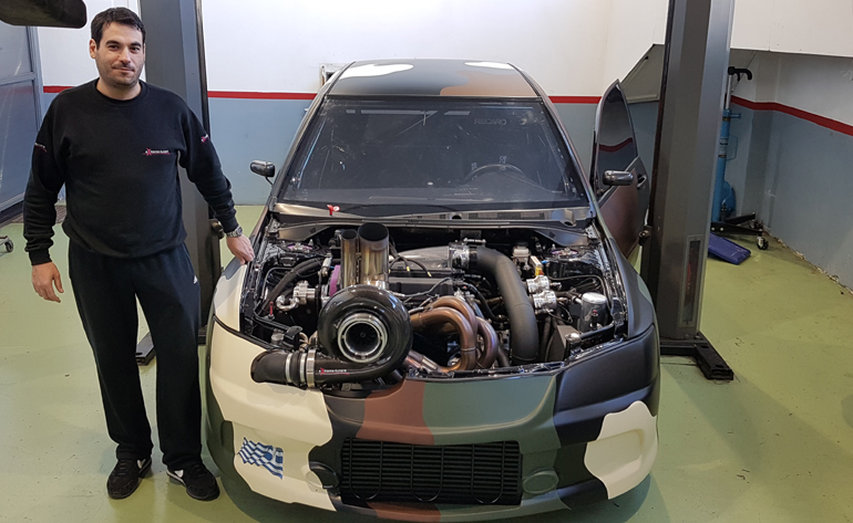 O Σπύρος Πανόπουλος με το... μωρό του!