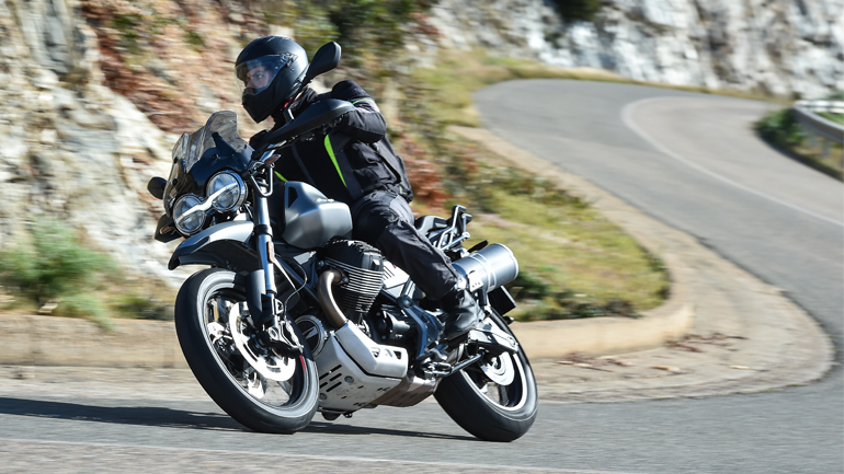 Moto Guzzi V85 TT: Μια συνειδητά διαφορετική Ιταλίδα