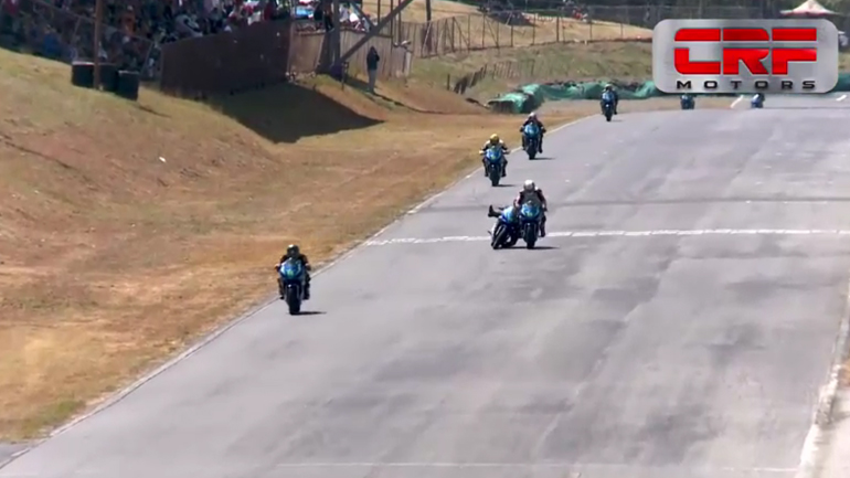 Αστεία διαμάχη μεταξύ μοτοσικλετιστών