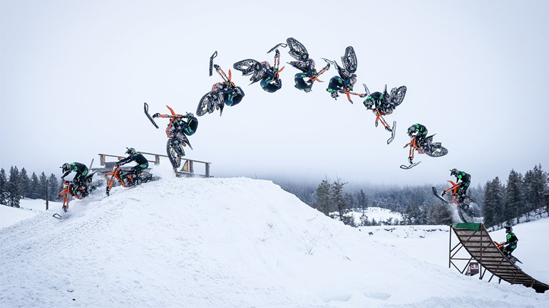 Πρώτη φορά παγκοσμίως front flip με snow bike