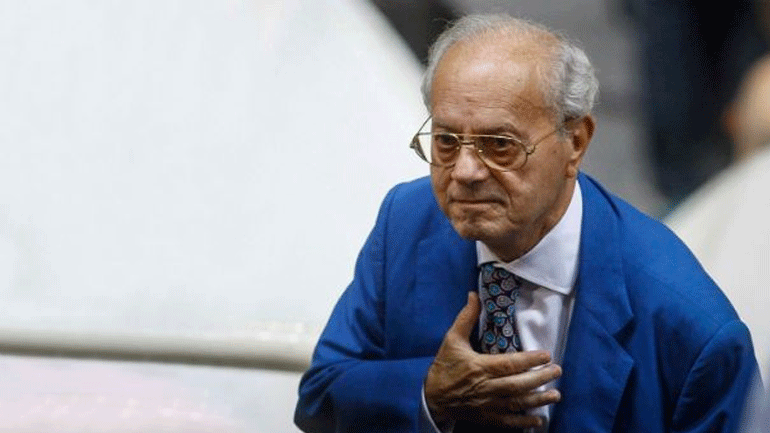 Σε λαϊκό προσκύνημα η σορός του Θανάση Γιαννακόπουλου