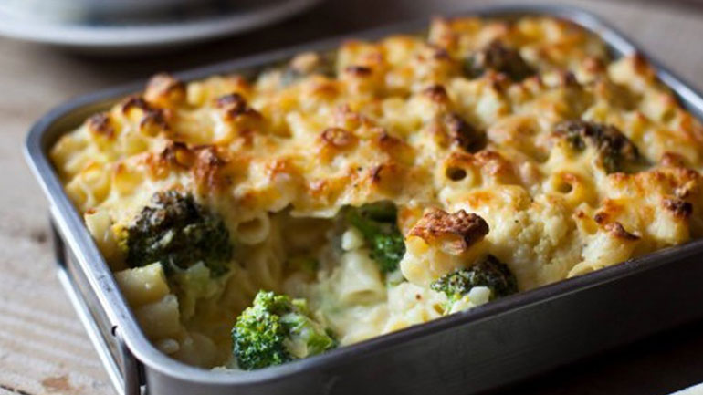 Σουφλέ με μπρόκολο και ζαμπόν