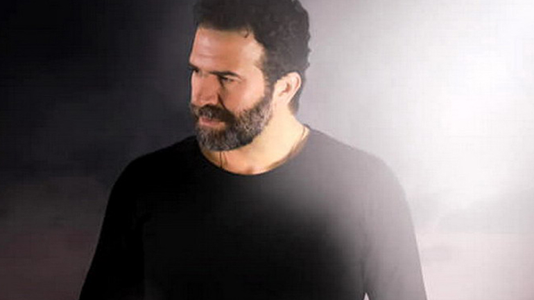 Ο Ηλίας Παλιουδάκης παρουσιάζει το νέο τραγούδι του «Μακεδονία των Θεών» – Ποιοι θα βρεθούν μαζί του στη σκηνή;