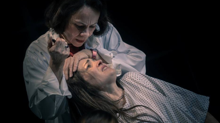 «Με λένε Έμμα» – Δεύτερη  παράταση παραστάσεων στο Σύγχρονο Θέατρο